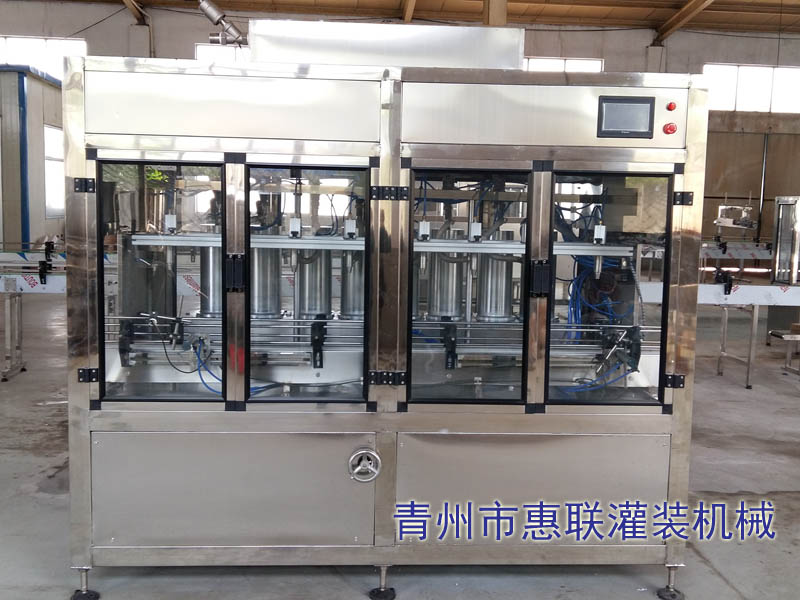 食用油灌裝機(jī)在小包裝食用油中的灌裝流程是怎樣的？