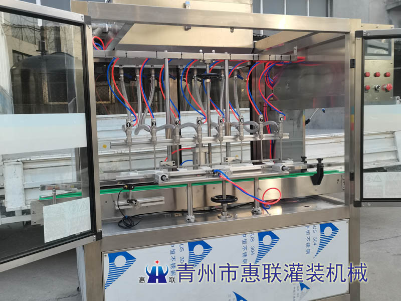 全自動(dòng)八頭洗手液灌裝機(jī)